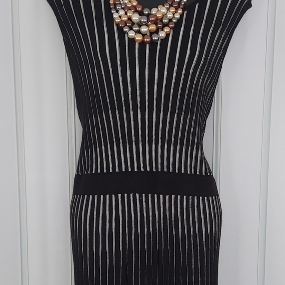 Dress #CALKLN - Picture 2 of 5